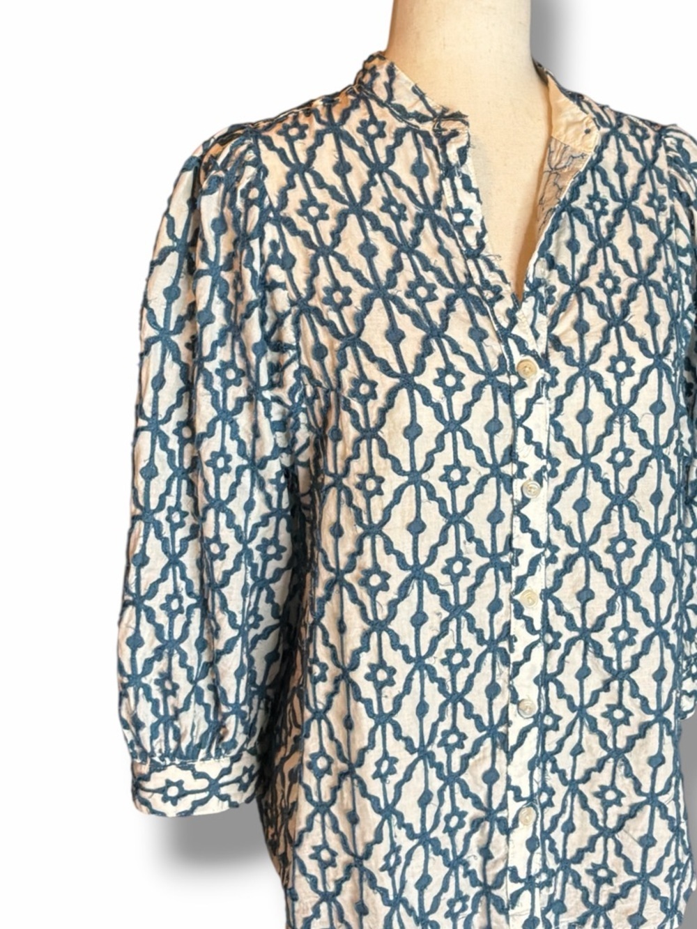 Pilcro Anthropologie Blue Scroll Appliqué Cotton Button Up Blouse Size XSmall